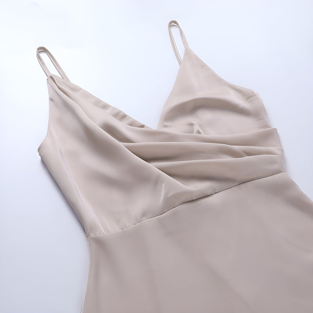 Alice™ | Elegant Axelbandslös Klänning