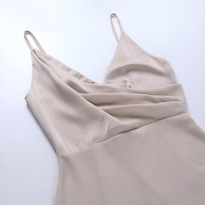 Alice™ | Elegant Axelbandslös Klänning